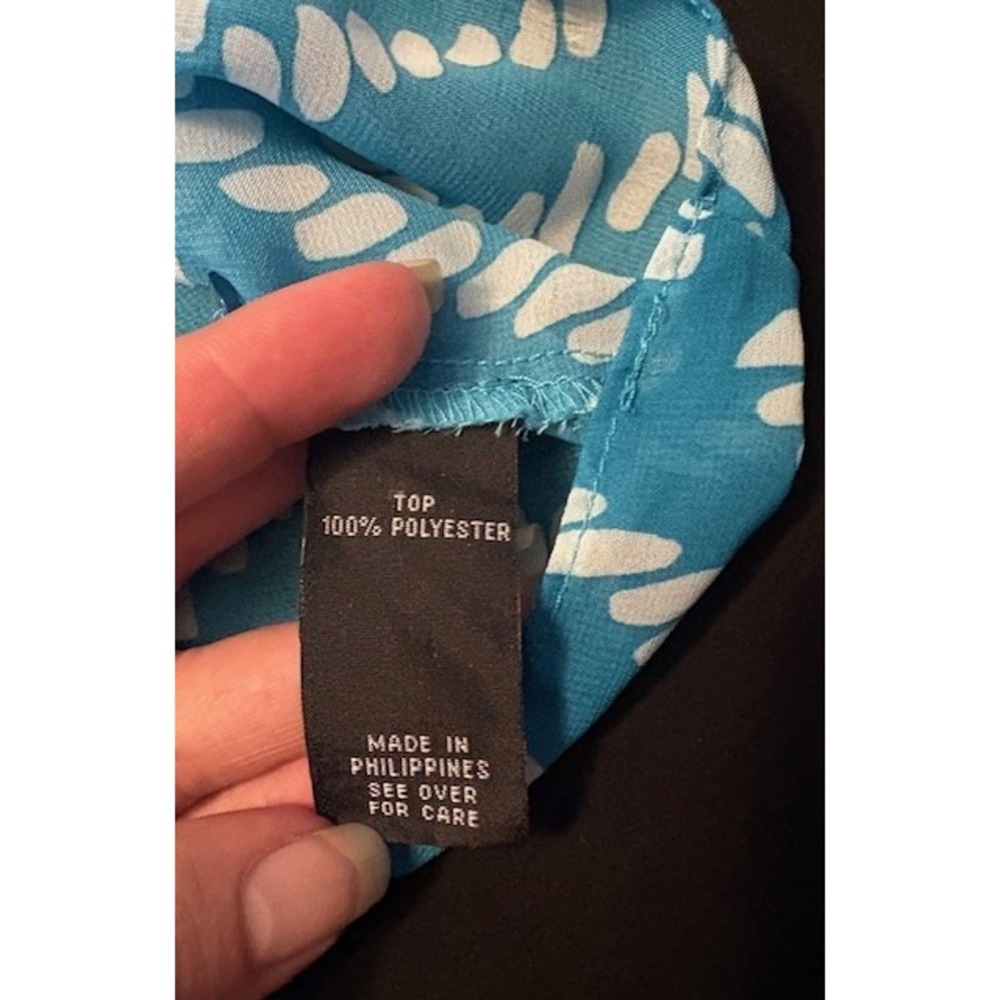 By & By short sleeve blouse, teal with white pattern, size medium - Picture 6 of 11